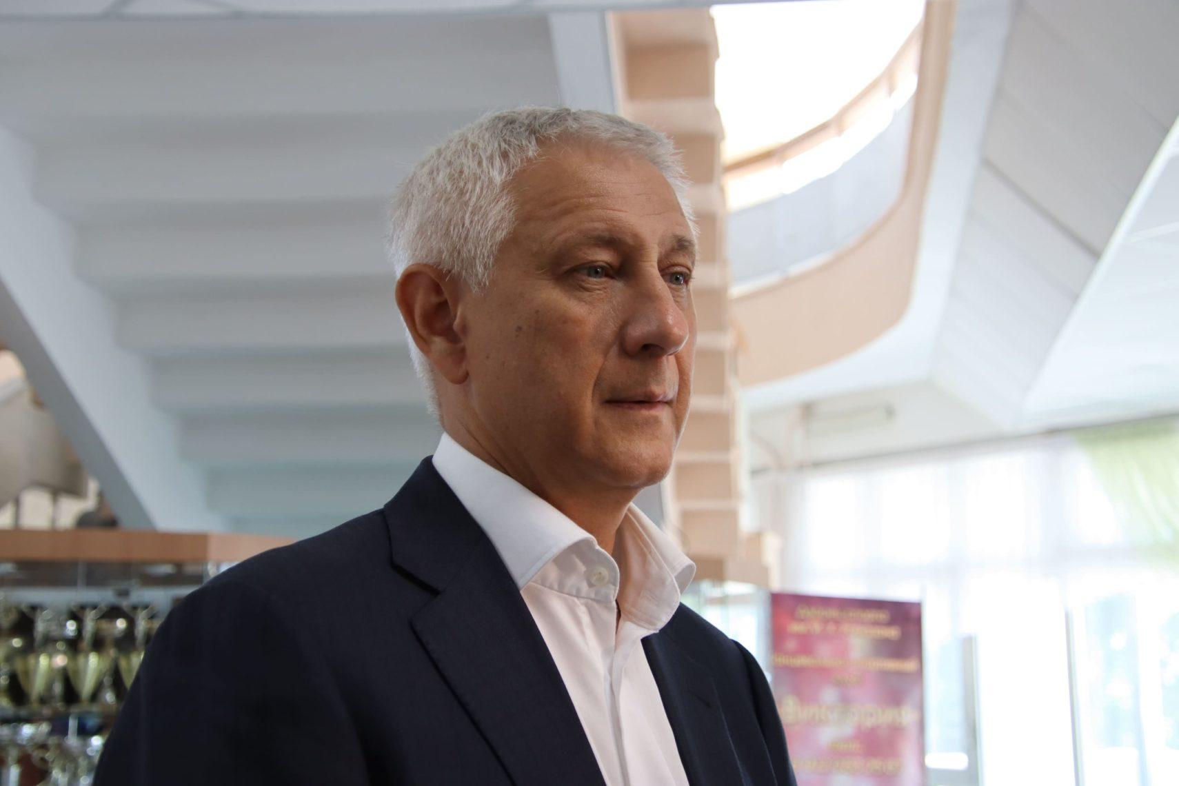 Площадка для чемпионов. Глава Магнитогорска осмотрел Дворец имени Ивана Ромазана после проведенного ремонта
