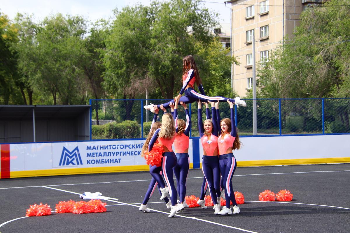С теплой раздевалкой. В Магнитогорске открыли две универсальные спортивные площадки С теплой раздевалкой. В Магнитогорске открыли две универсальные спортивные площадки
