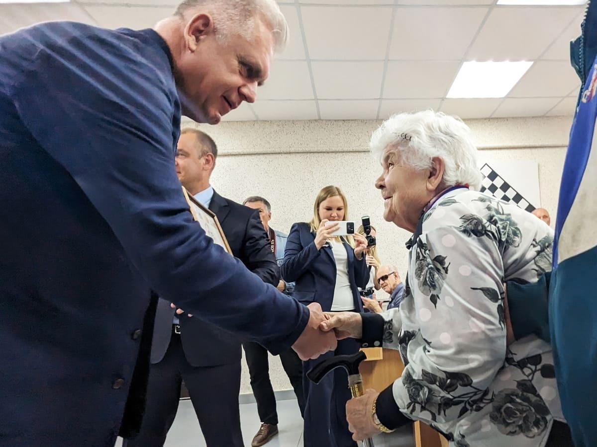 89-летний шахматист с ограниченными возможностями поборолся за Кубок МГСД в Магнитогорске 89-летний шахматист с ограниченными возможностями поборолся за Кубок МГСД в Магнитогорске