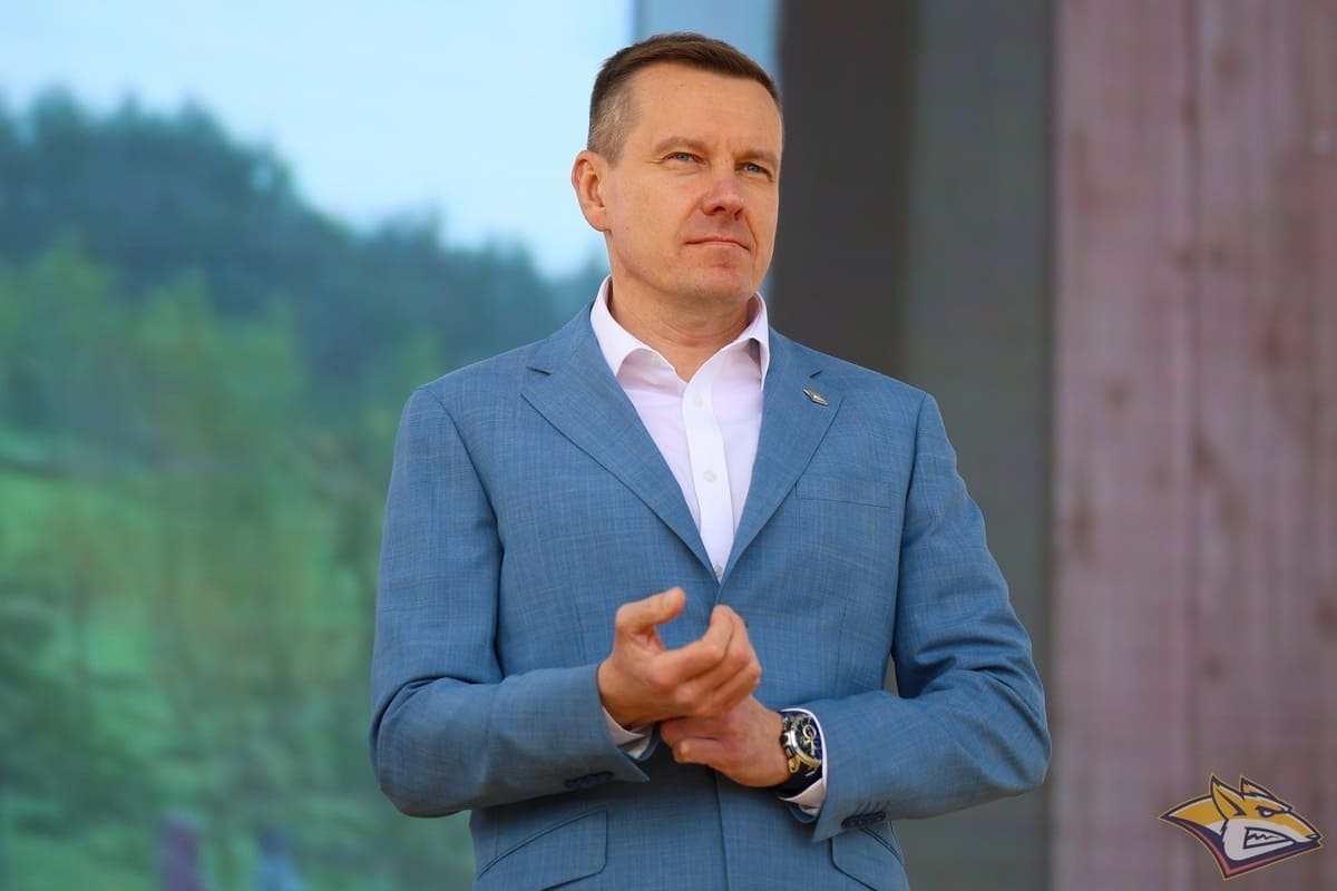 Почему наказали Андрея Разина, объяснил директор ХК «Металлург» Алексей Жлоба