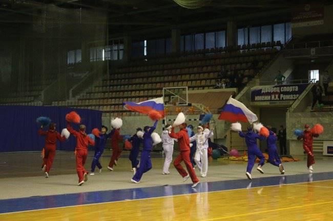 Мама, папа, я – спортивная семья Мама, папа, я – спортивная семья