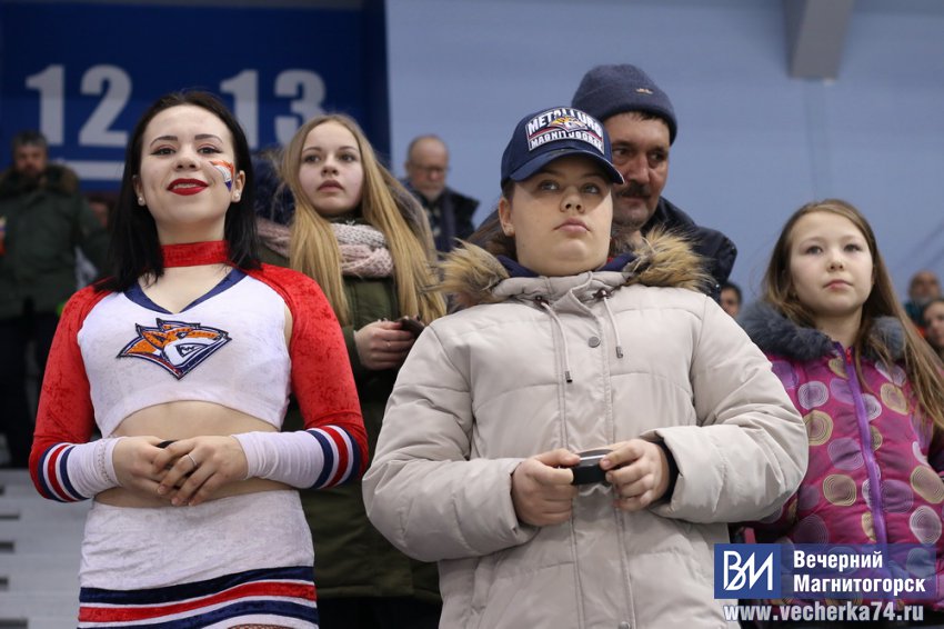 Свежие кадры с хоккейного матча Свежие кадры с хоккейного матча