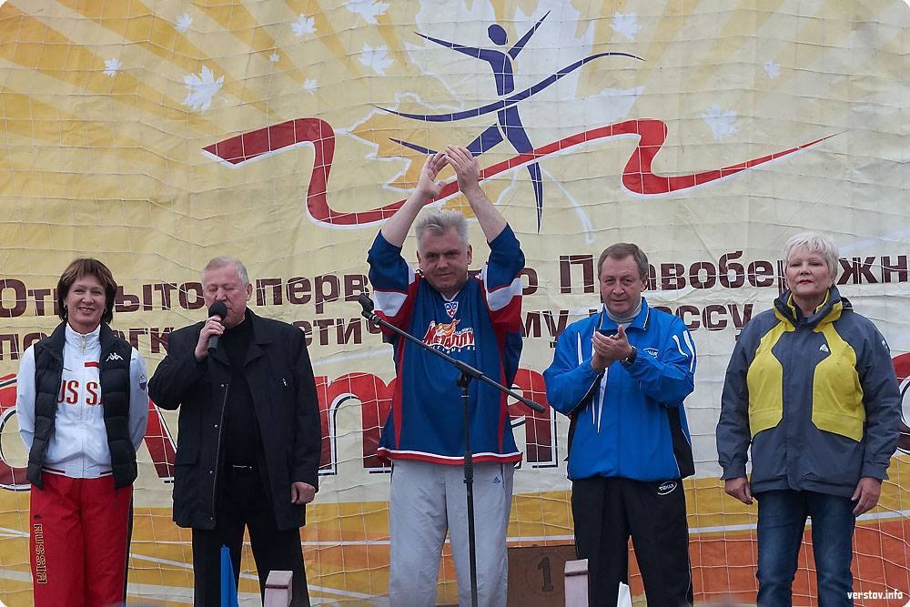 Самые быстрые - налоговики и врачи. Евгений Тефтелев призвал магнитогорцев: «Надо бежать!», а  Морозов подарил стихи