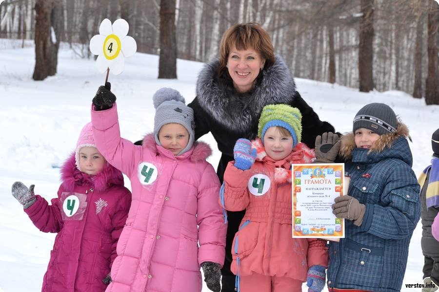 Биатлонисты-детсадовцы из Магнитогорска получили приз от чемпионки мира